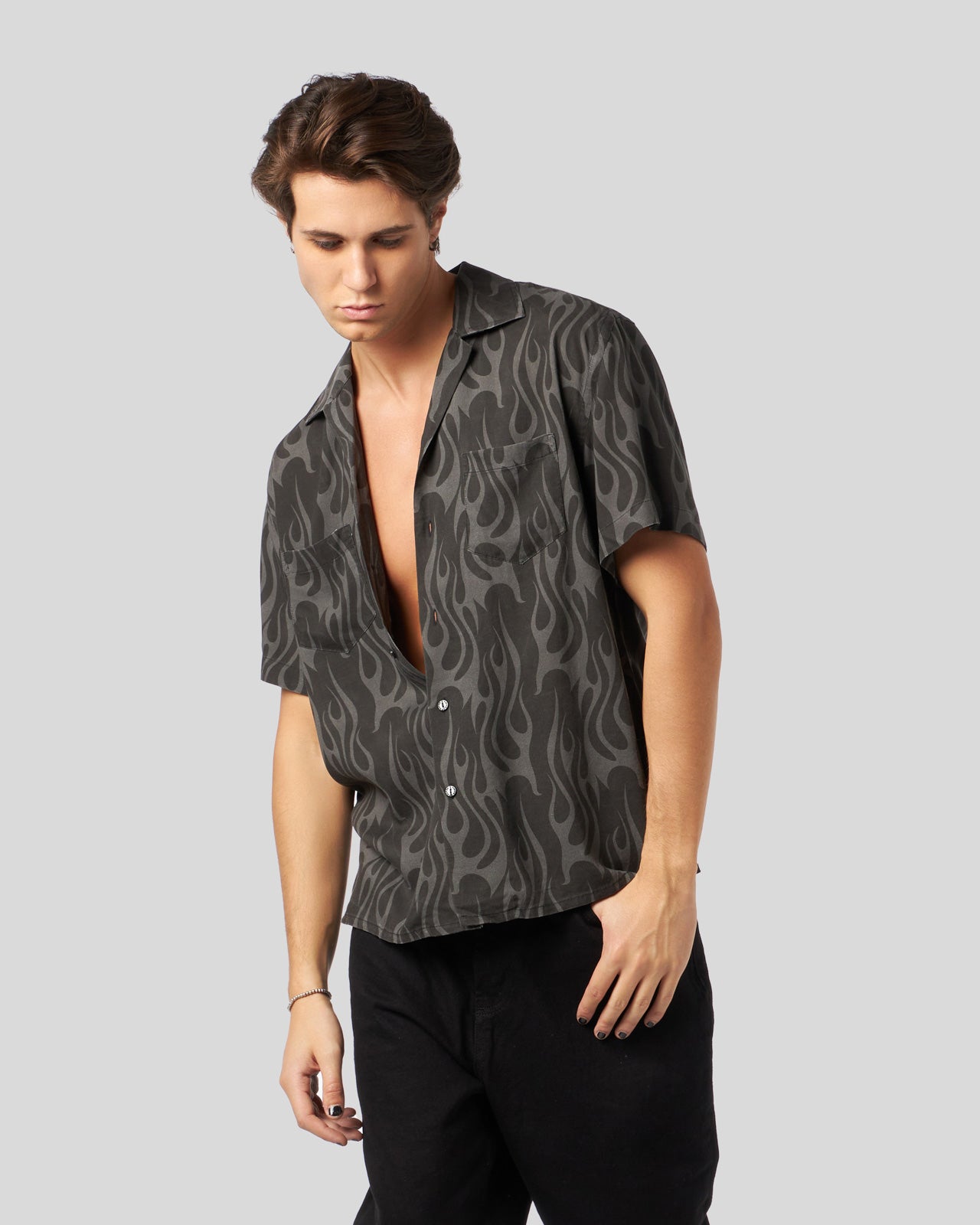 CAMICIA NERA CON FIAMME ALL OVER