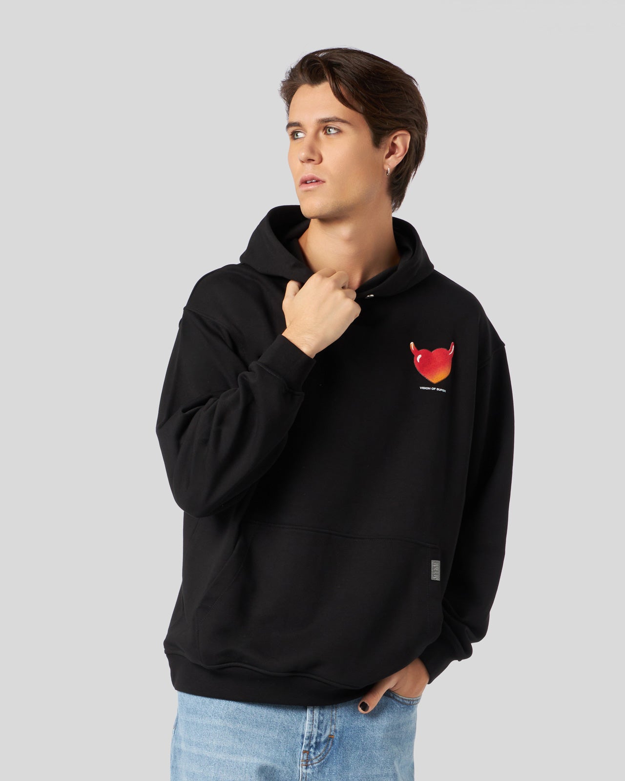 FELPA CON CAPPUCCIO NERA CON GRAFICA PUFFY LOVE