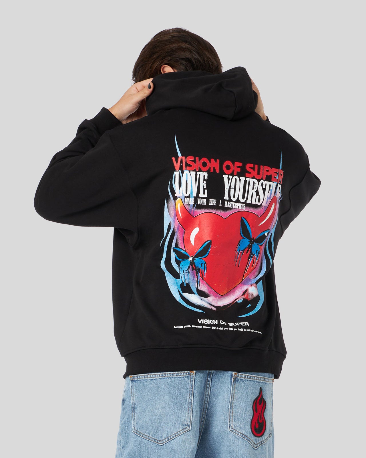 FELPA CON CAPPUCCIO NERA CON GRAFICA PUFFY LOVE