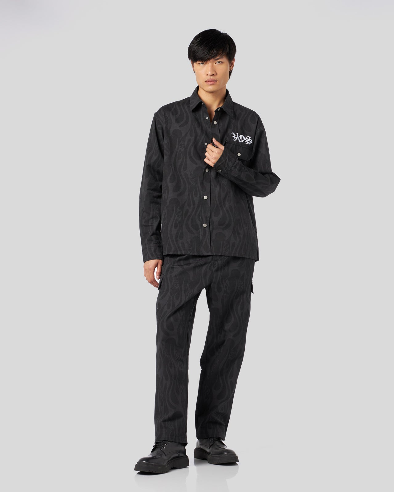 BLACK CARGO JACKET WITH ALL OVER FLAMES PRINT AND GOTIC LOGO