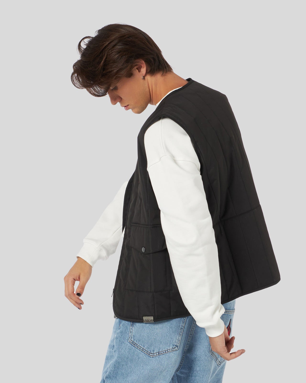 GILET NERO CON TOPPE VOS E LOGO