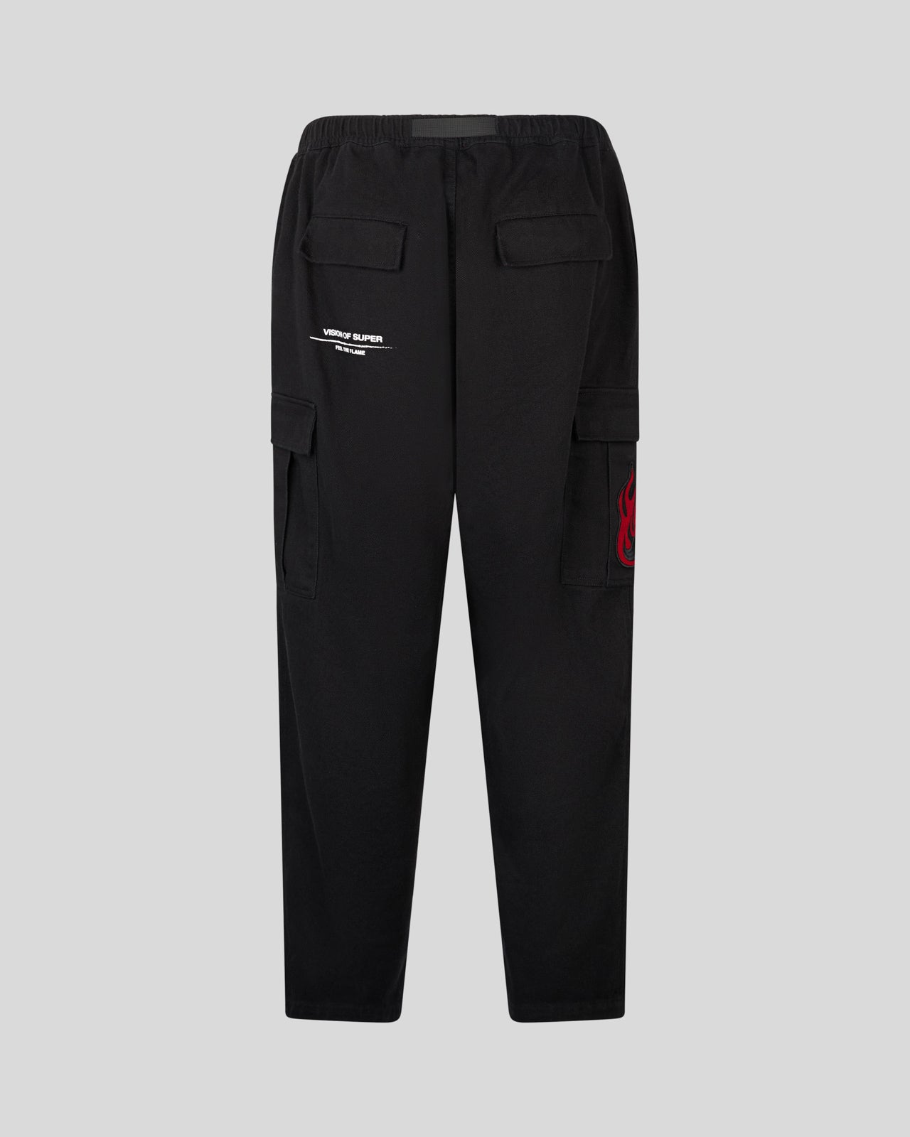 PANTALONE CARGO NERO CON PATCH FIAMMA E LOGO