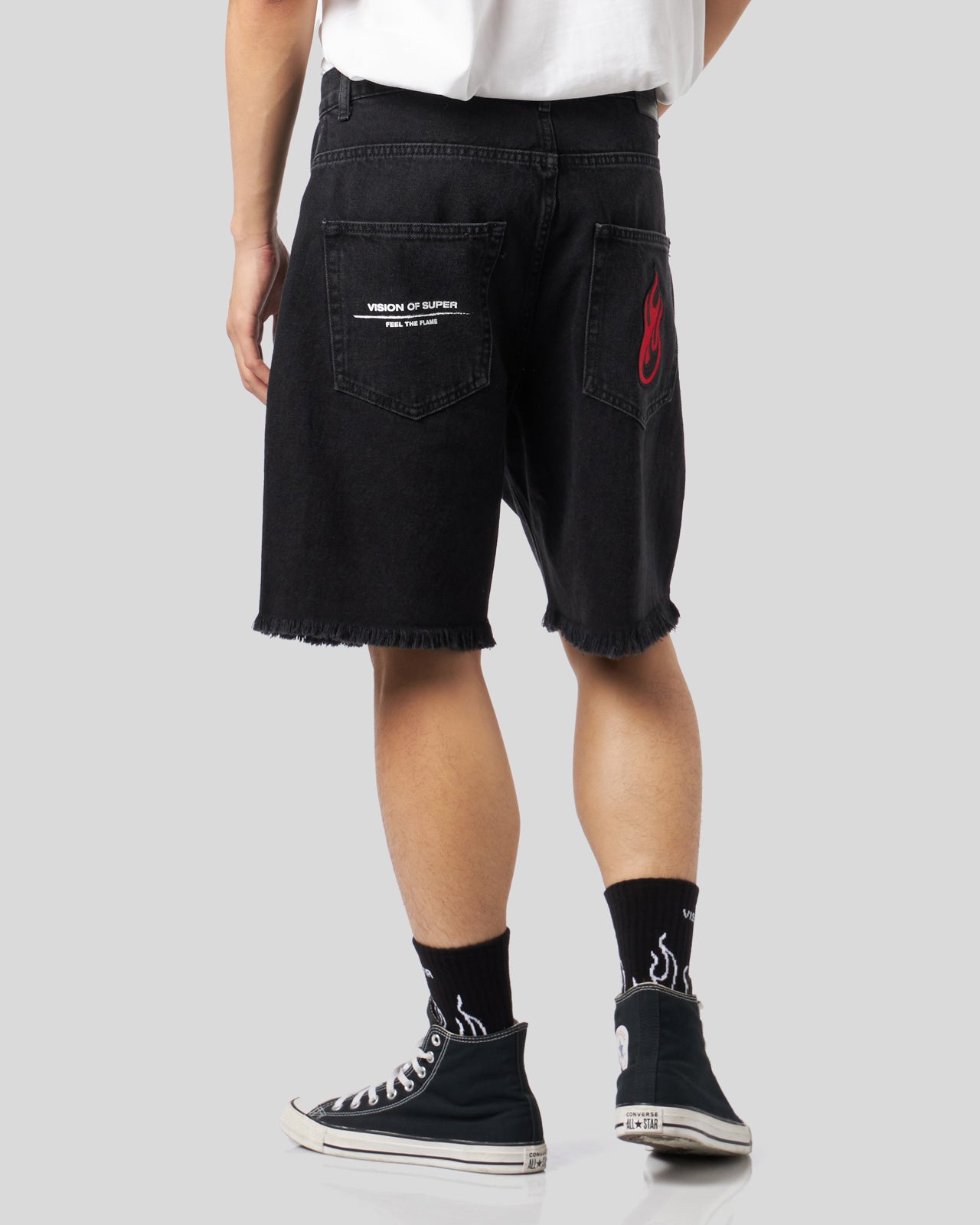PANTALONCINO DENIM NERO CON LOGO E PATCH FIAMMA