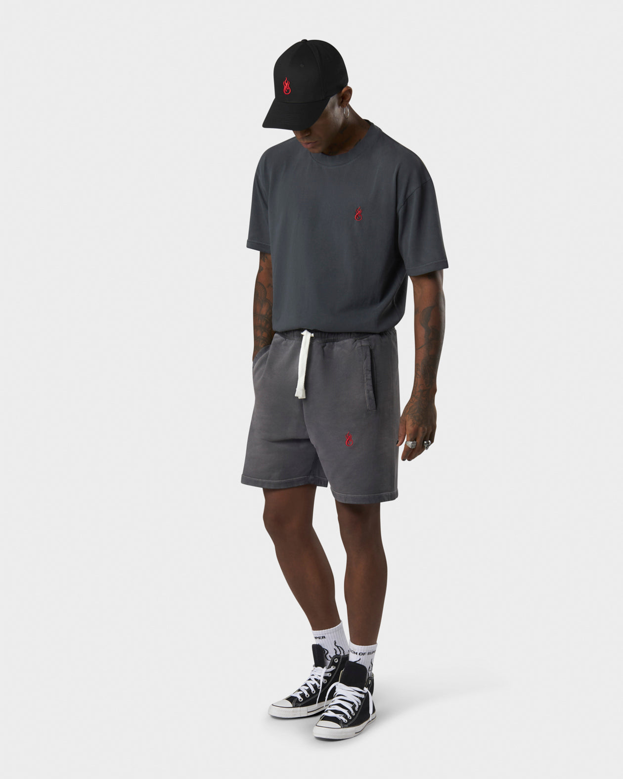 PANTALONCINI CON FIAMMA RICAMATA