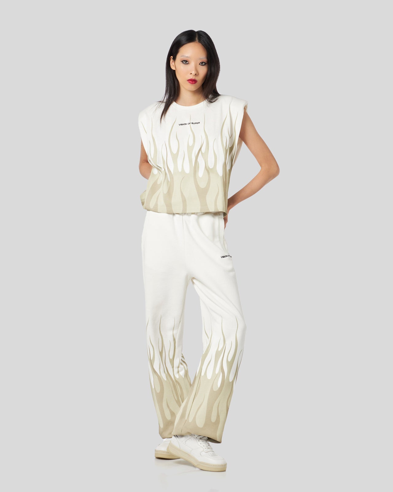 WHITE CROP TOP WITH DOUBLE SAND FLAMES PRINT