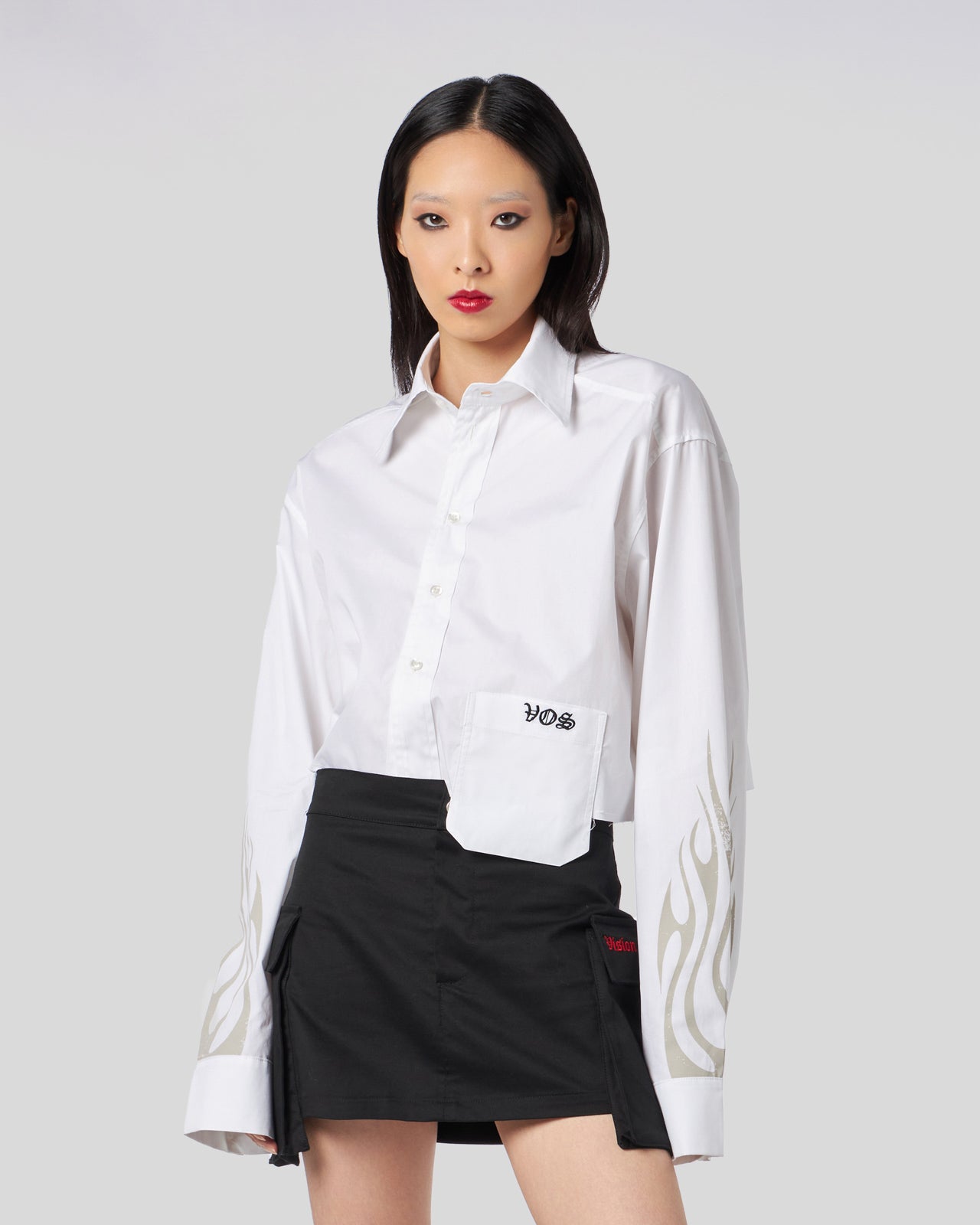 WHITE CROP SHIRT WITH PRINTED TRIBAL FLAMES