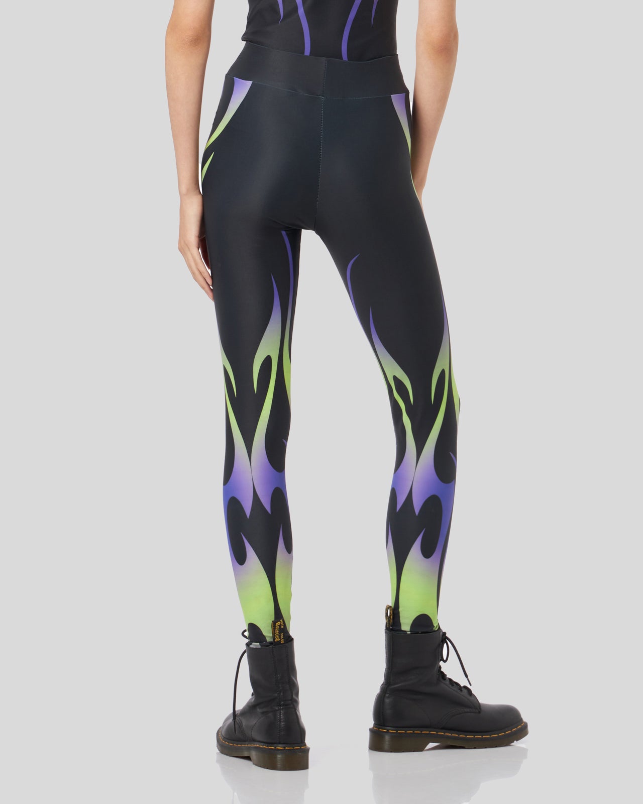 BLACK LEGGINS WITH PRINTED TRIBAL FLAMES