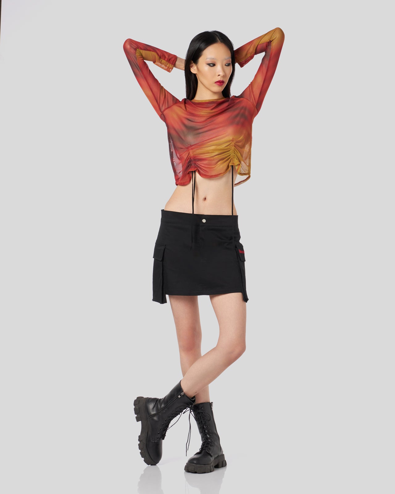 LONGSLEEVE TOP WITH COULISSE AND ABSTRACT FIRE PRINT