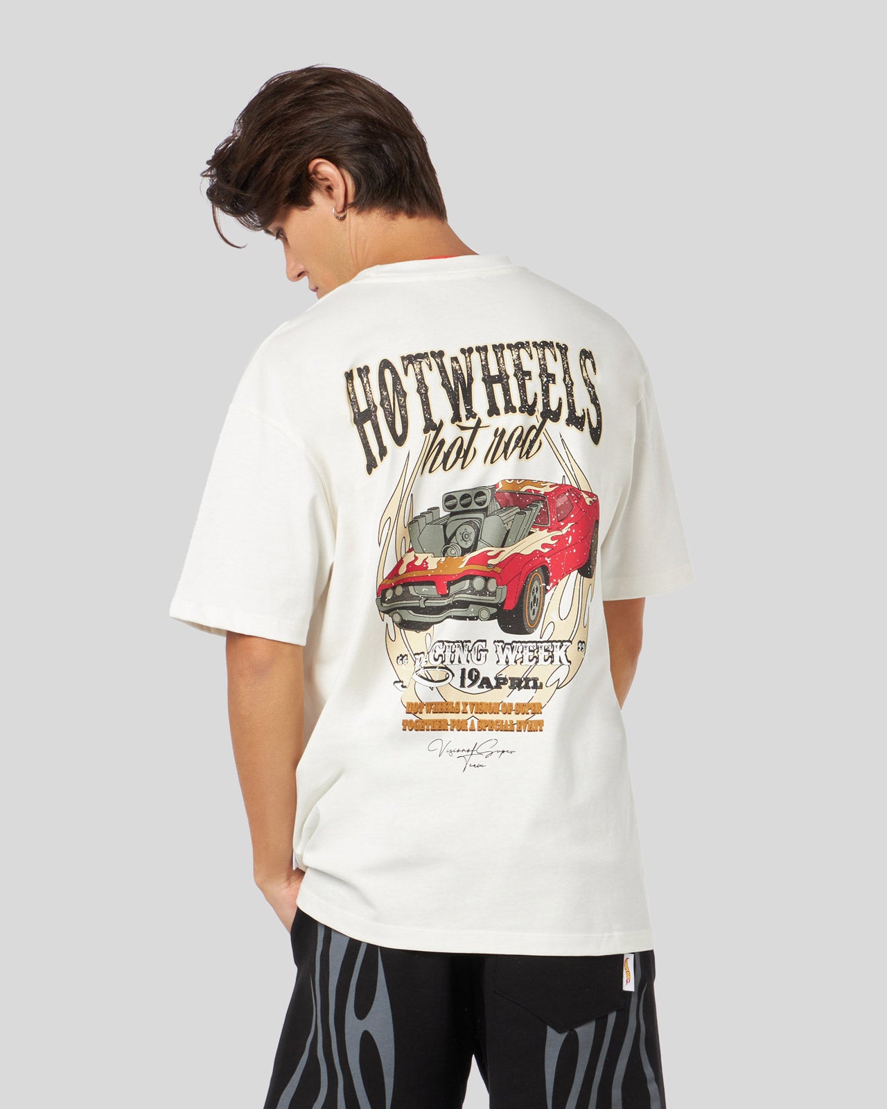 T-SHIRT BIANCA CON GRAFICA RED CAR