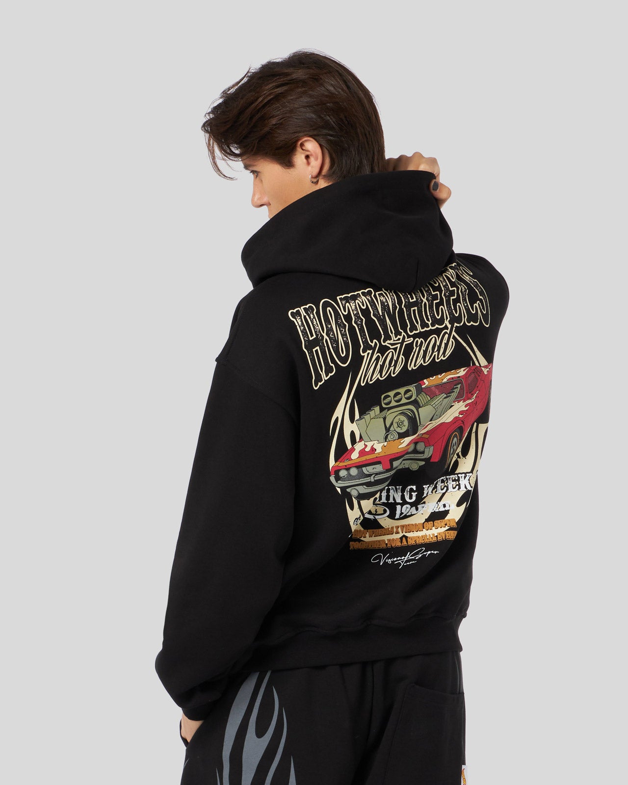 FELPA CON CAPPUCCIO NERA CON GRAFICA RED CAR