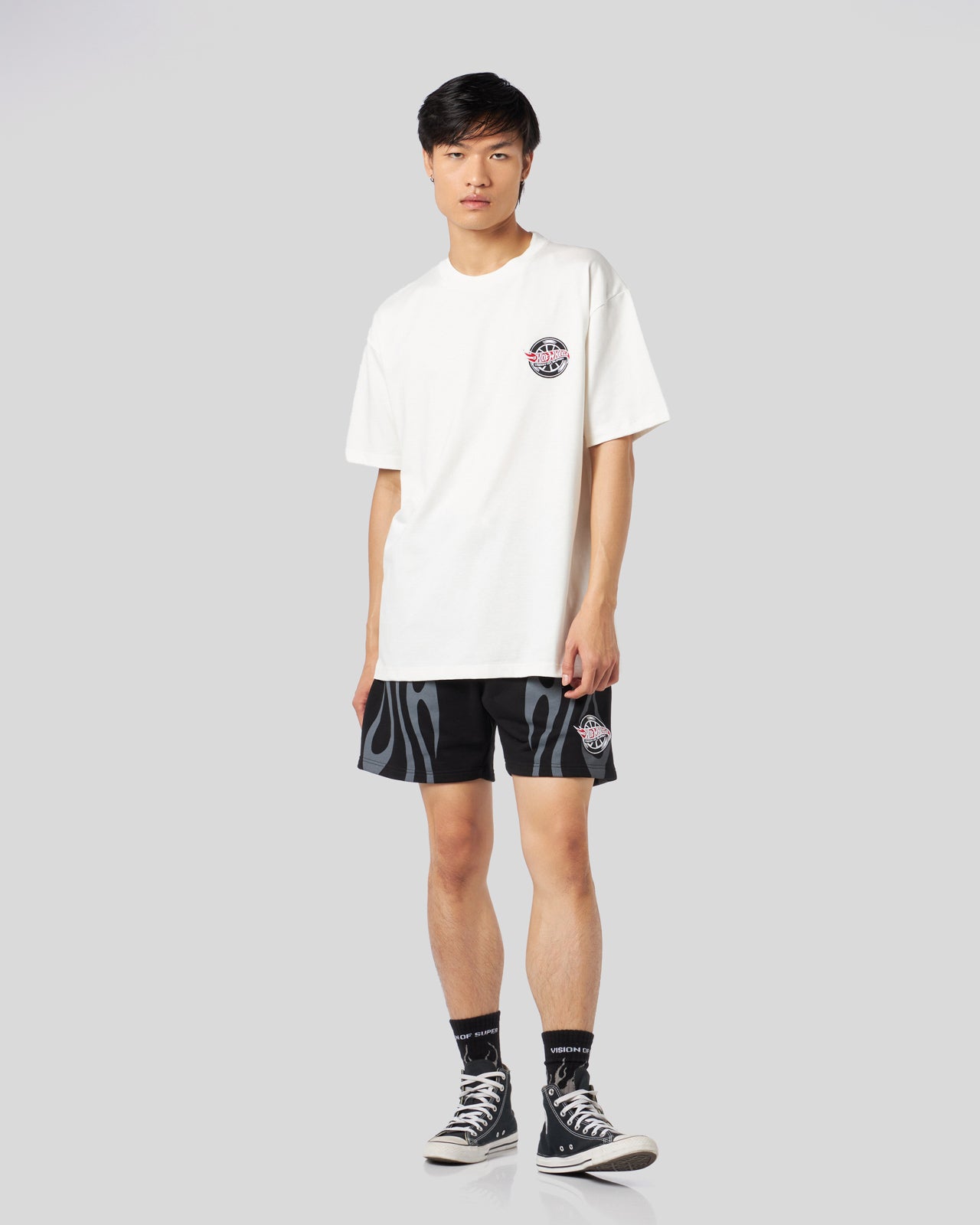 WHITE T-SHIRT WITH ICONIC WHEEL PRINT