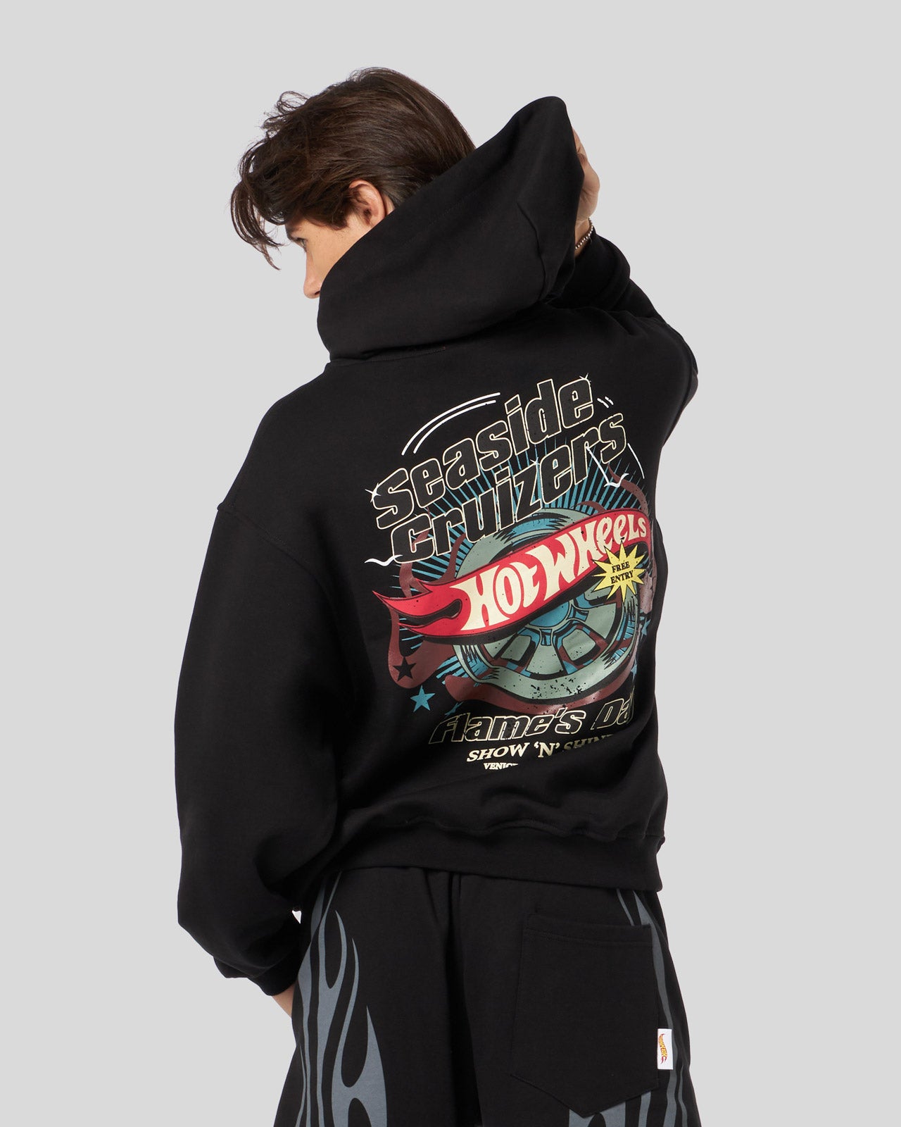 FELPA CON CAPPUCCIO NERA CON LOGO HOT WHEELS ICONICO