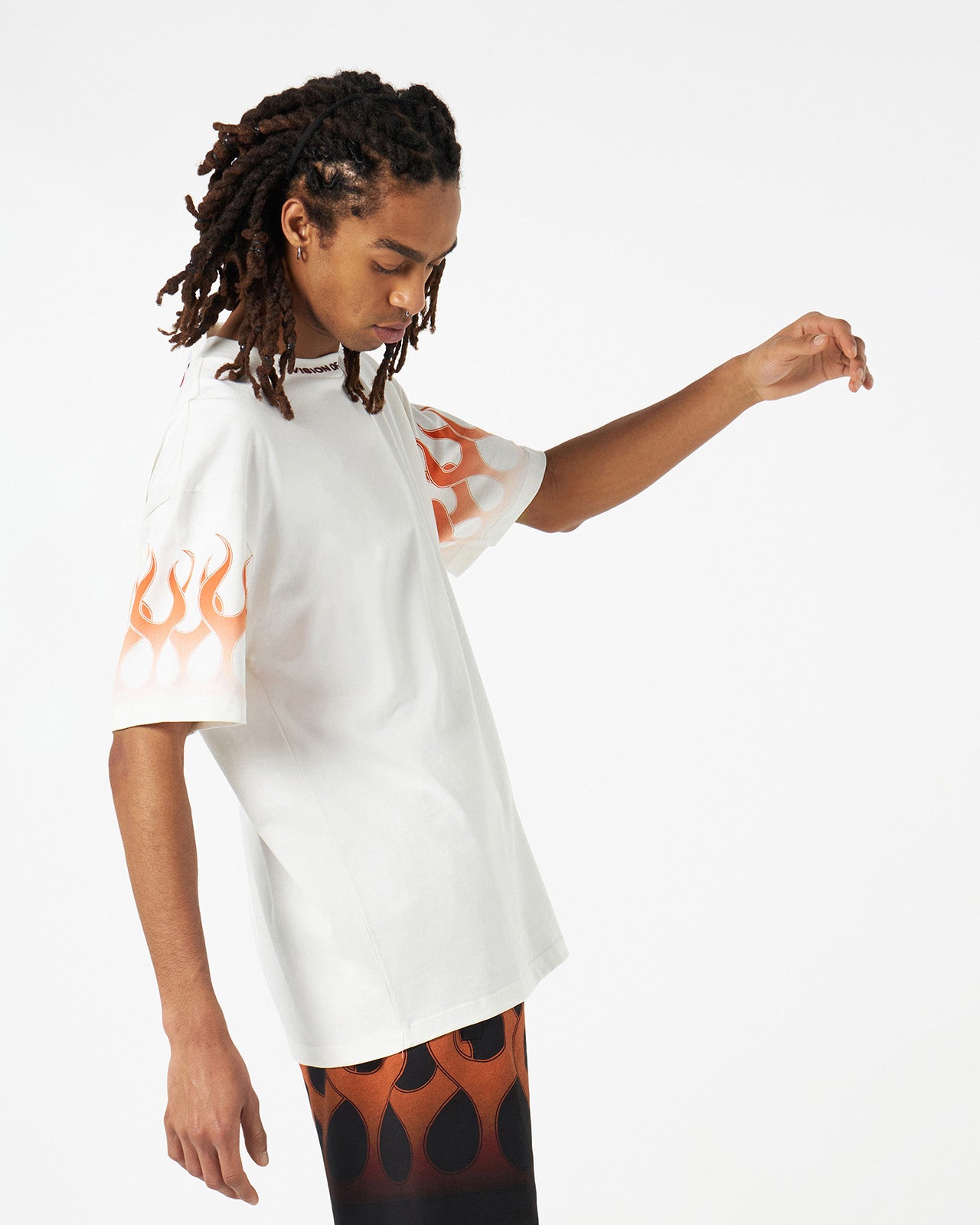 WHITE T-SHIRT WITH ORANGE FLAMES