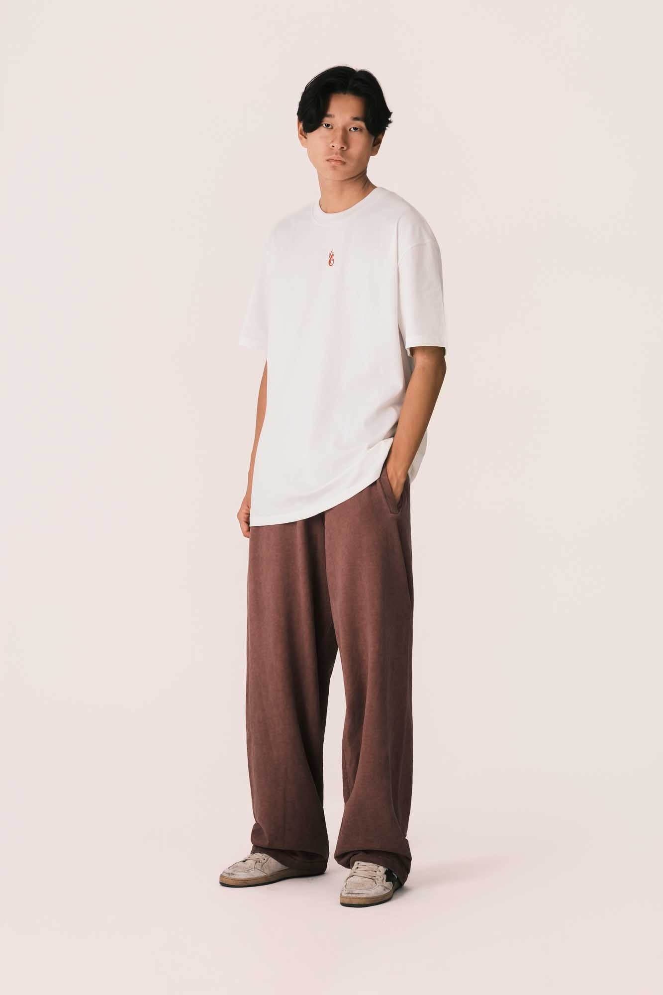 STONE WASH RED PANT WITH PATCH