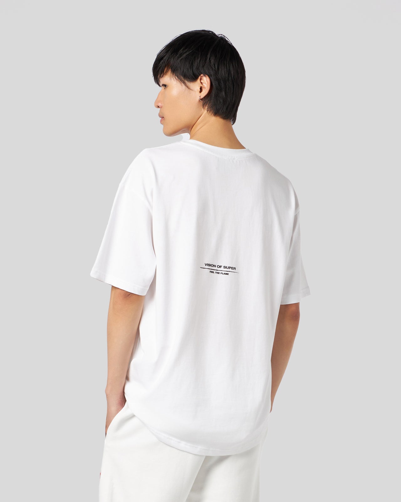 WHITE T-SHIRT WITH FLAMES LOGO