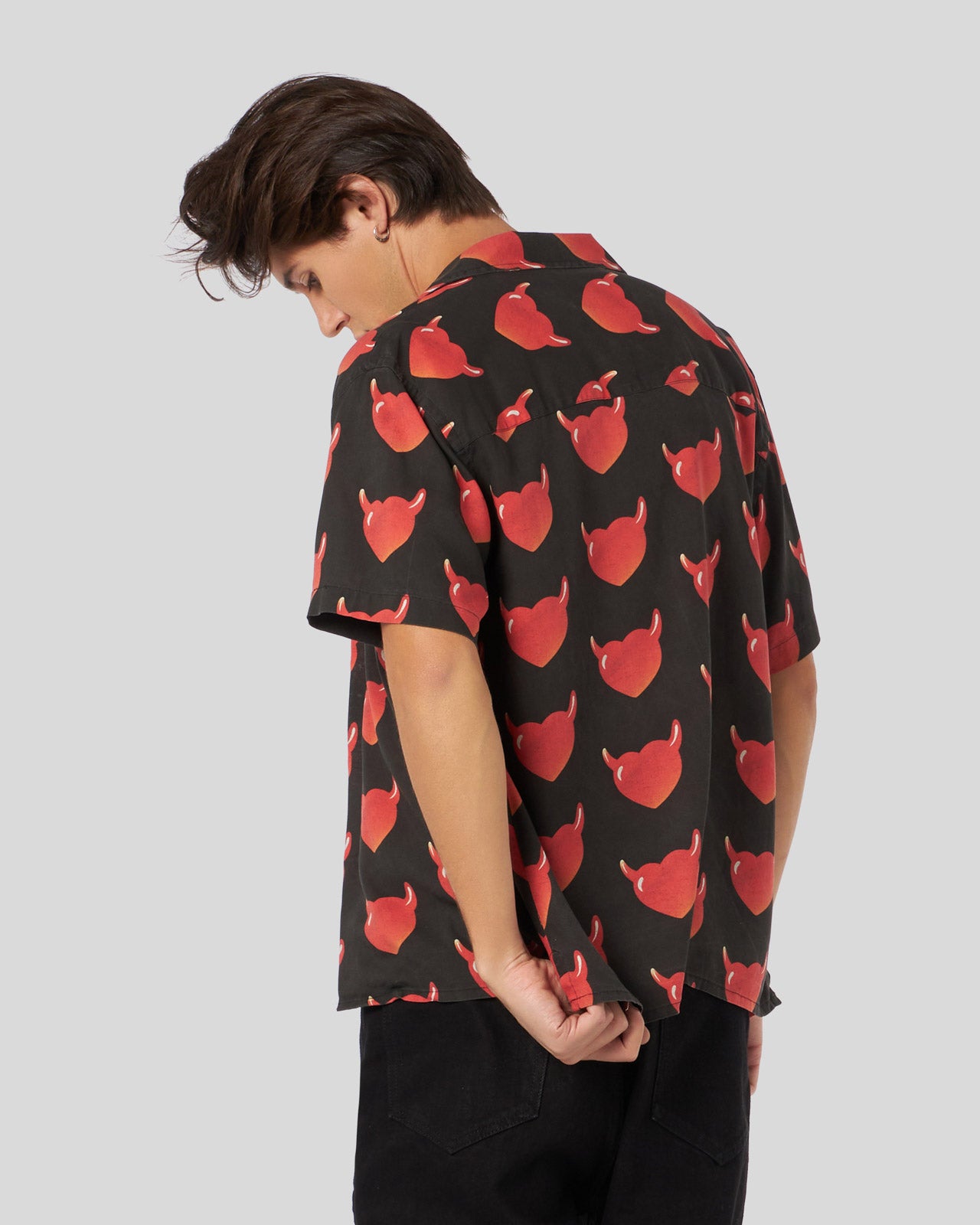 BLACK SHIRT WITH ALL OVER VOS HEARTS AND METAL LABEL