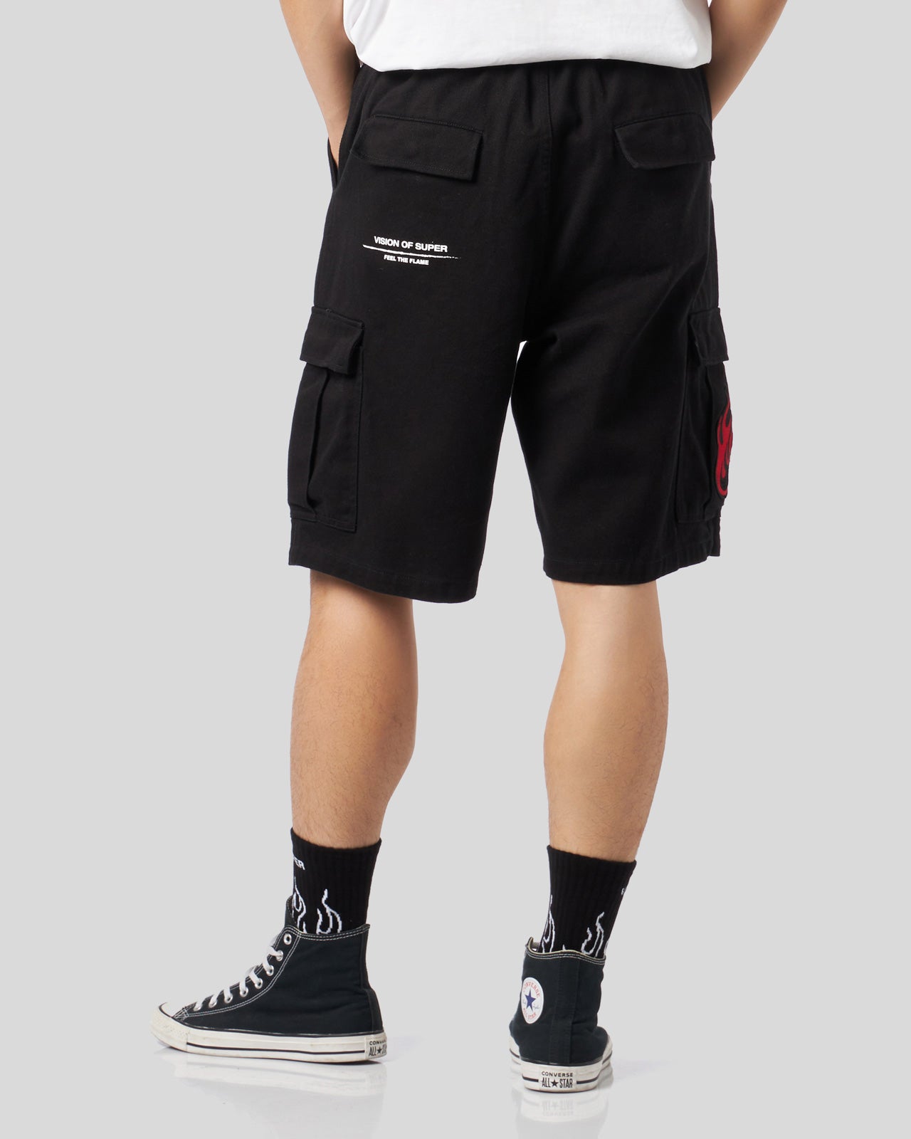 BLACK CARGO SHORTS WITH FLAMES PATCH AND PRINTED LOGO