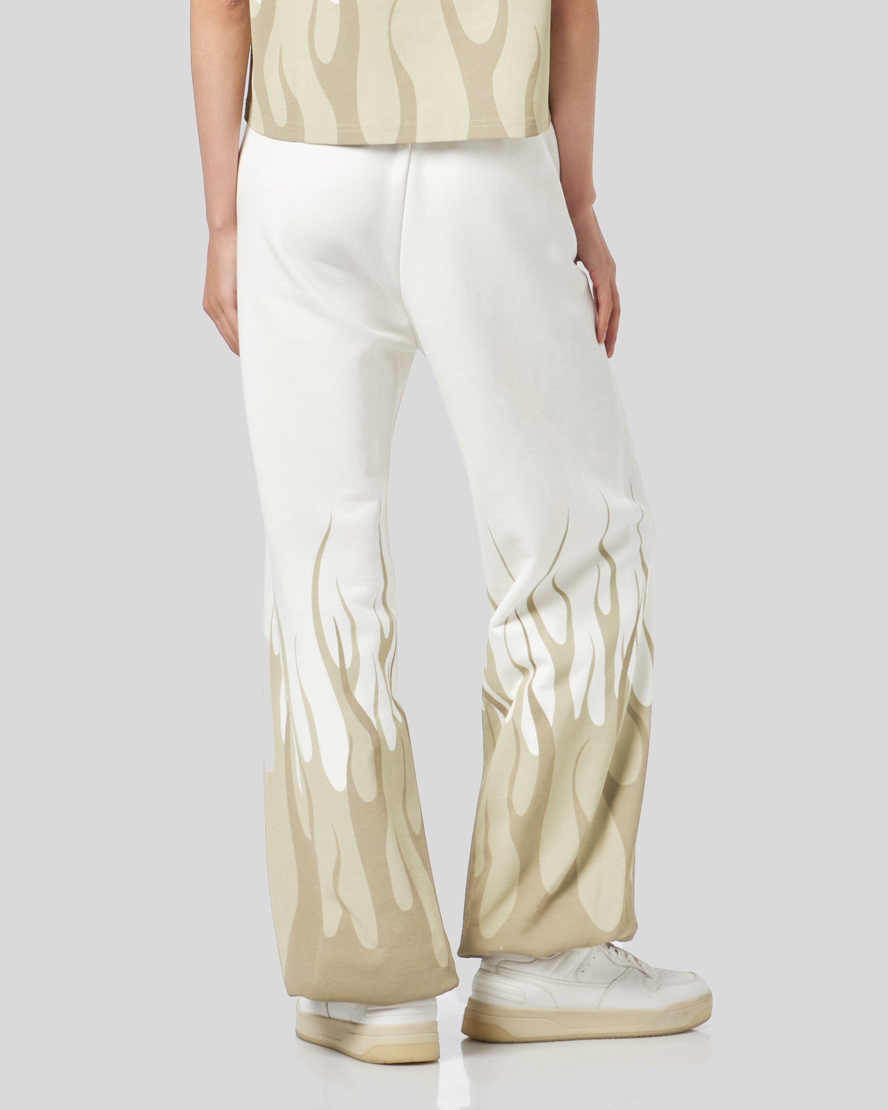 WHITE PANTS WITH DOUBLE SAND FLAMES PRINT